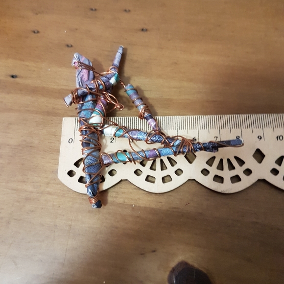 Vintage artisan made recycled paper brooch - Picture 4 of 4